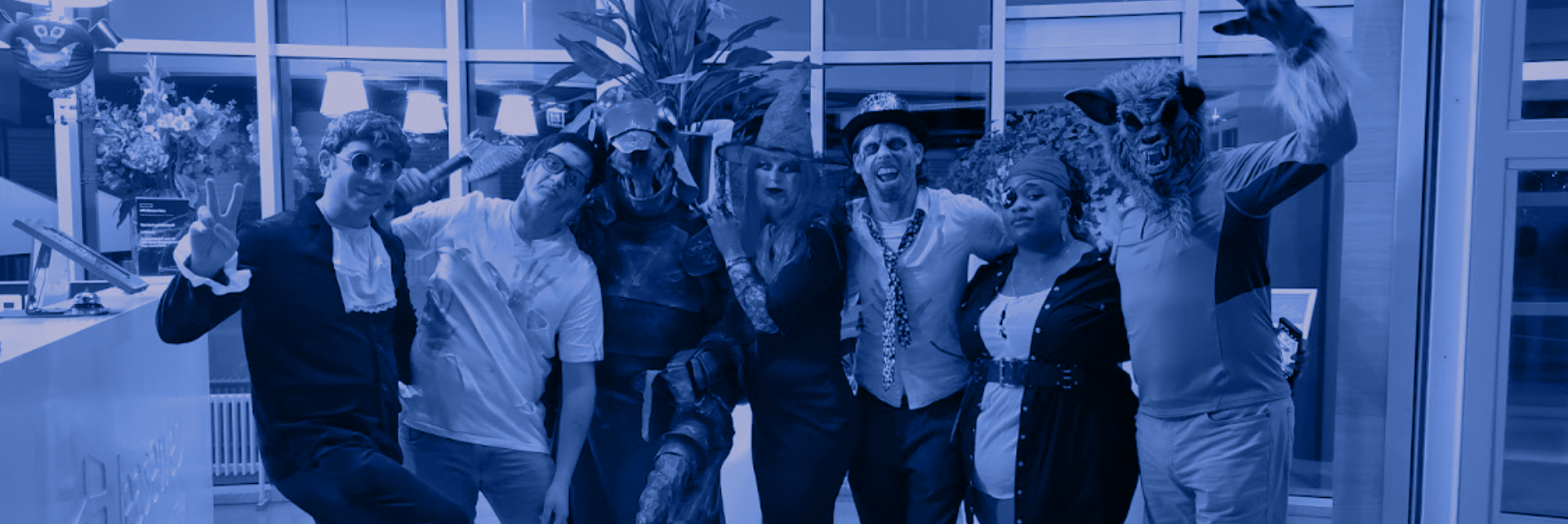 leaseweb-25th-anniversary-group-picture-5-carnival.png